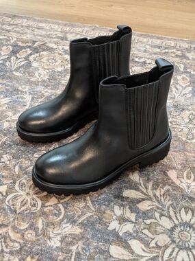 Seychelles Cashew Platform Chelsea Boot 9.5